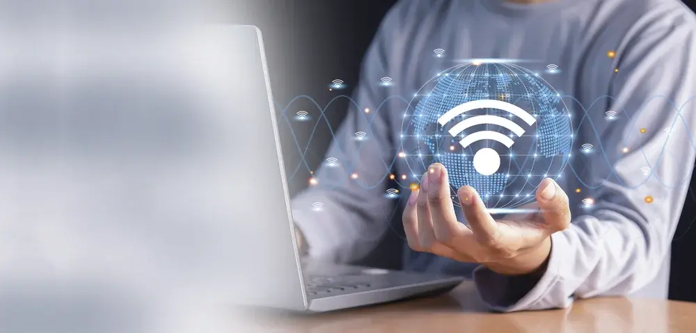A senha do Wi-Fi da empresa vazou: o que pode acontecer e como agir